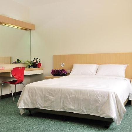 Phoenix Hotel Куала-Лумпур Екстер'єр фото